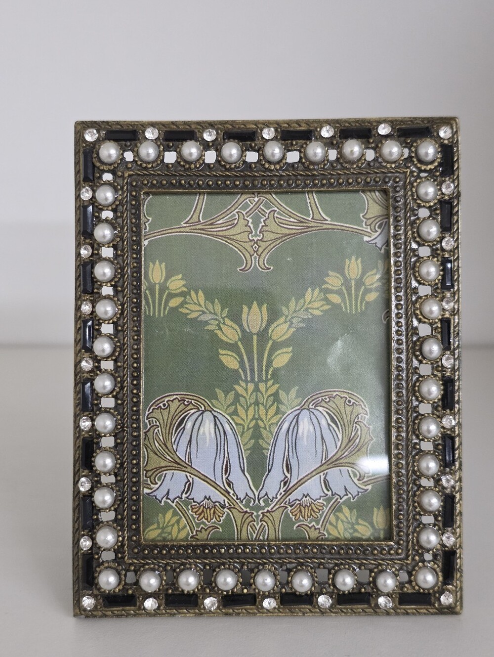 Ashleigh Manor Pewter Pearl Jeweled Picture Frame